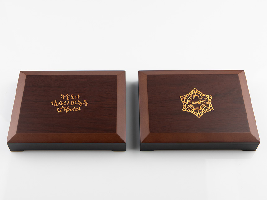 우드케이스 각인 서비스 실제 예시 사진