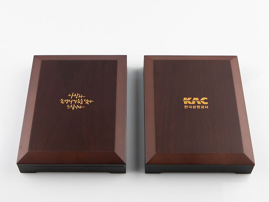 우드케이스 각인 서비스 실제 예시 사진